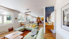 Superior Cottage | Living area