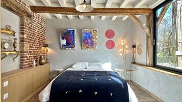 Superior House | Premium bedding, in-room safe, desk, laptop workspace