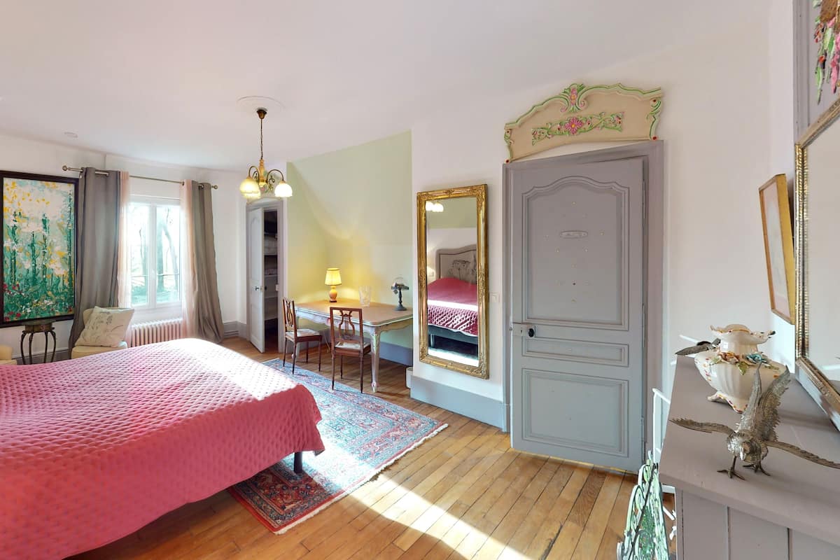 4 slaapkamers, een kluis op de kamer, individueel gedecoreerd