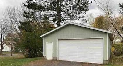 Trail Riders Haven- Only 1 Block from TONS of Adventurous Trails! Huge Garage!