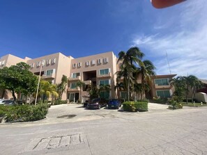 Exterior - Puerto Aventuras: Apartamento con piscina y balcón (Puerto Aventuras)