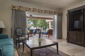 TV - Puerto Aventuras: Apartamento con piscina y balcón (Puerto Aventuras)