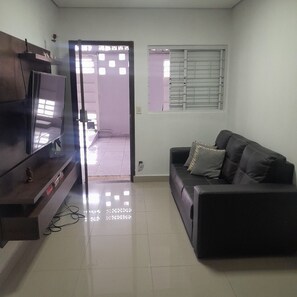 Smart TV - Comfort and Style White Queen I (Cuiabá)