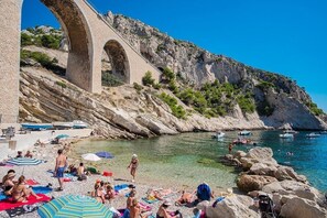 Sun loungers - Magnifique Villa Avec Piscine 10x6m (Saint-Mitre-les-Remparts)