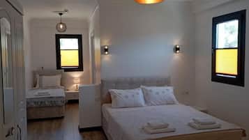 Deluxe Triple Room, City View