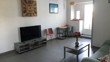 Télévision, cheminée