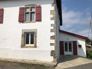 Exterior - Gîte Neuf mer et Montagne (Ayherre)