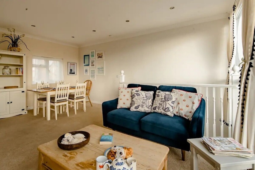 Stylish Seaside House, 2 Min Walk From Beach - Pass The Keys - Westgate-on-Sea