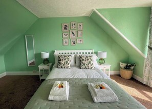 3 bedrooms, iron/ironing board, free WiFi, bed sheets