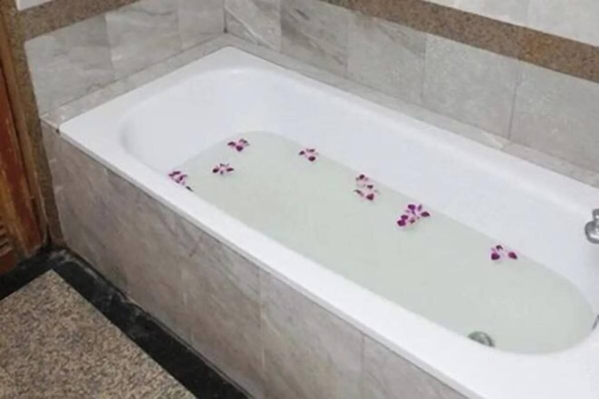 Bathroom | Shower, towels