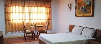 OYO 75466 13 Coins Bang Yai Hotel