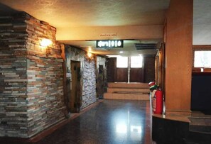 Lobby - OYO 75466 13 Coins Bang Yai Hotel (Bang Yai)