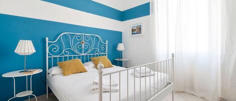 2 عدّة غرف نوم ومكواة/لوح كي وسرير سفر وواي فاي مجانًا