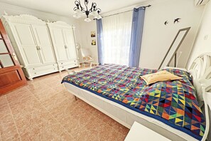 2 habitaciones, tabla de planchar con plancha y wifi gratis 