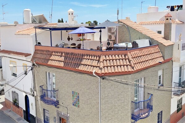 المنشأة من الخارج