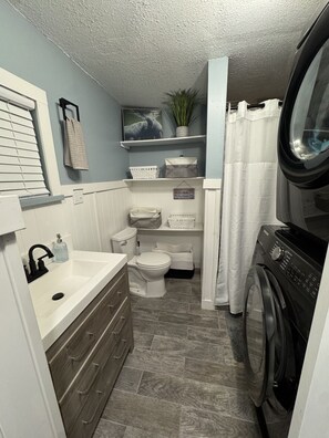 Hair dryer, towels - On the Water! *Pool & Golf Cart (Hudson)