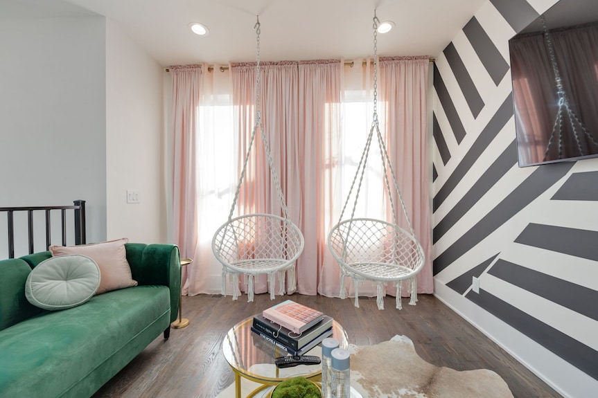 Ultra Heated Rooftop Pool! Arcade, Elevator, Ev Charger, Sleeps 12, Full Home - Nashville, TN