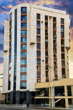 Building design - CheckInn Apartments (Yerevan)