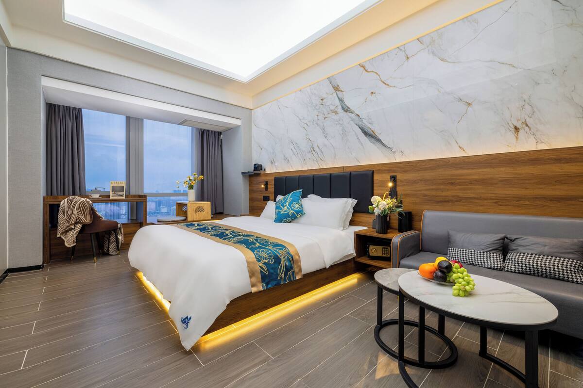 Phòng đơn Superior | Bộ đồ giường cao cấp, nệm cao su hoạt tính (memory foam), minibar