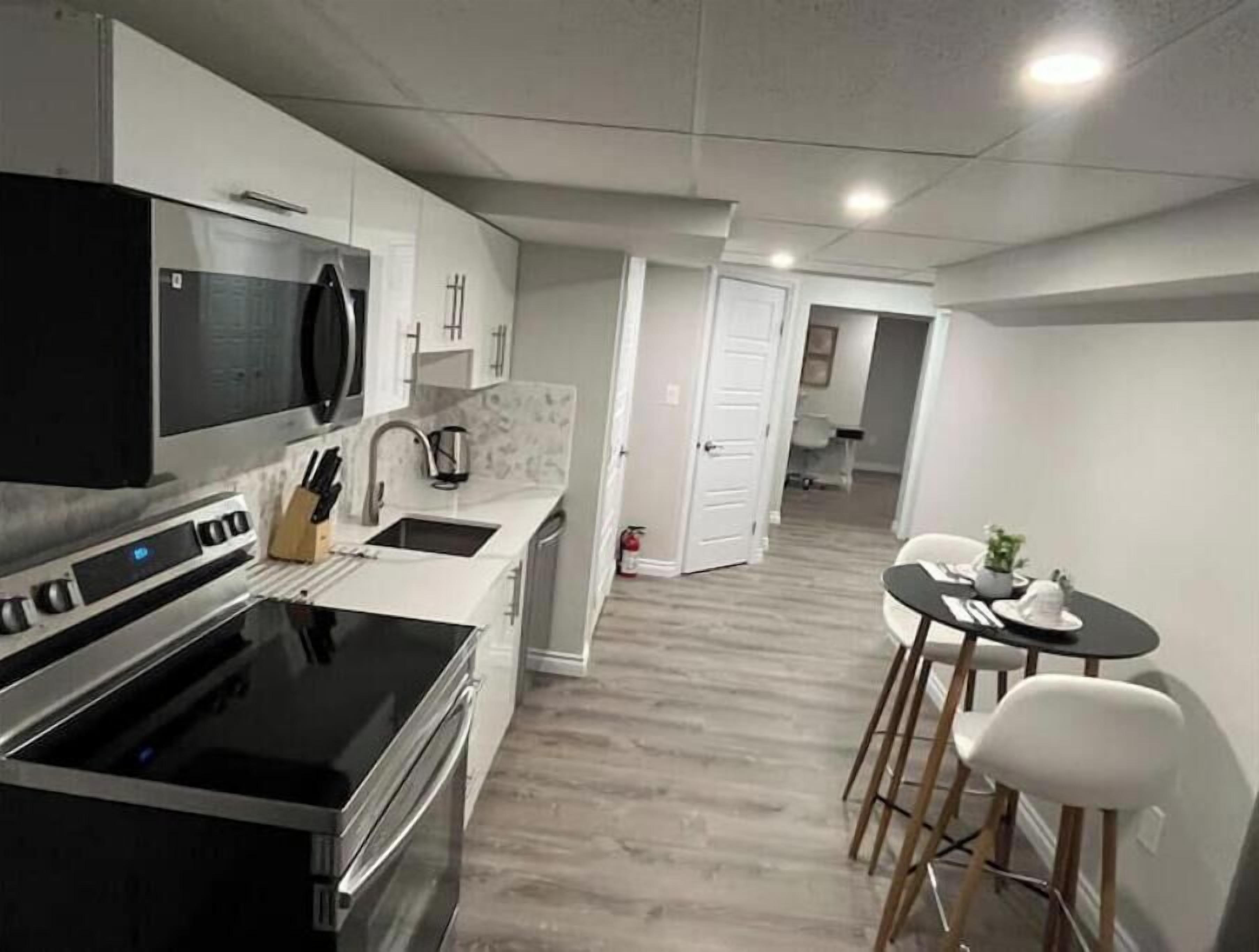 Réfrigérateur, micro-ondes, four, lave-vaisselle