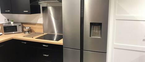 Micro-ondes, four, plaque de cuisson, lave-vaisselle