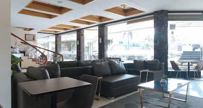 RedDoorz Premium @ Nick Hotel Gerona Tarlac