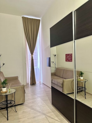 TV - Stay Soft Apartment - Napoli Centro Storico (Napoli)