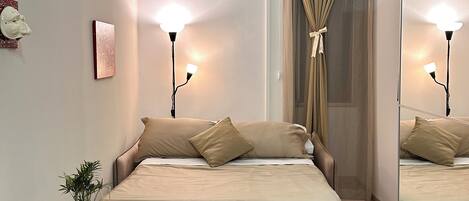 2 室のベッドルーム、アイロン / アイロン台、WiFi (無料)、ベッドシーツ