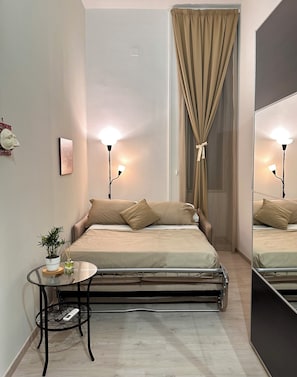 2 bedrooms, iron/ironing board, free WiFi, bed sheets - Stay Soft Apartment - Napoli Centro Storico (Napoli)