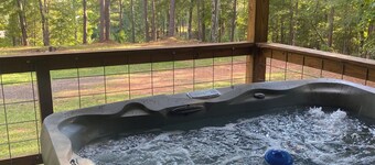 Flint River: Prime Shoal Bass Fishing, Close to Charming Wedding Venues, Hot Tub