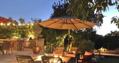 Petaluma Ranch Resort: Pool, spa, fire pit , Bocce, & outdoor kitchen