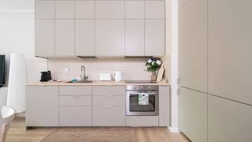 Refrigerador, horno, placa de cocina, lavavajillas