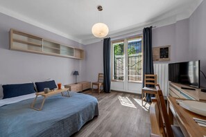 1 chambre, fer et planche à repasser, Wi-Fi gratuit, draps fournis