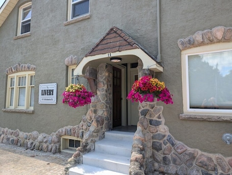 Fachada de la propiedad