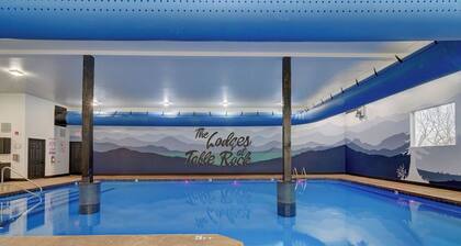 1 Mile to SDC-Hot Tub-Bunk Beds-indoor & outdoor pool-Table Rock Lake