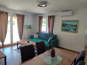 Flat-screen TV - Villa Sara Vučjak (Bihac)