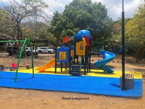 Children’s area - Great ocean view, Sleeps 6, Steps to the beach, 3 pools, Los Almendros #33 (Playa Ocotal)