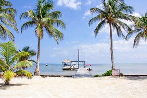 Villa – standard, sjøutsikt | Strand | På stranden, hvit sand og massasje på stranden