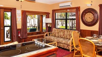 Standard Villa, Sea View | Lounge