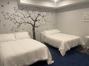 7 bedrooms, desk, iron/ironing board, travel cot