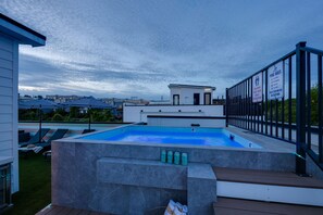 屋外プール、温水プール