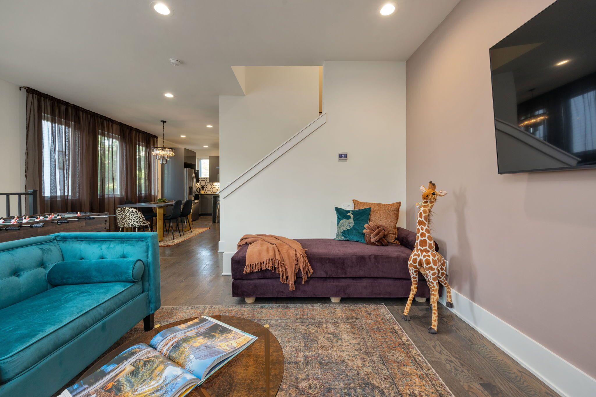 Ultra Heated Rooftop Pool! Arcade, Elevator, Ev Charger, Sleeps 11, Full Home - Nashville, TN