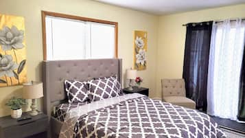4 bedrooms, desk, iron/ironing board, free WiFi