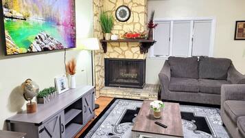 Smart TV, fireplace