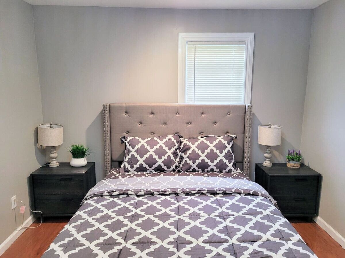 5 bedrooms, desk, iron/ironing board, free WiFi