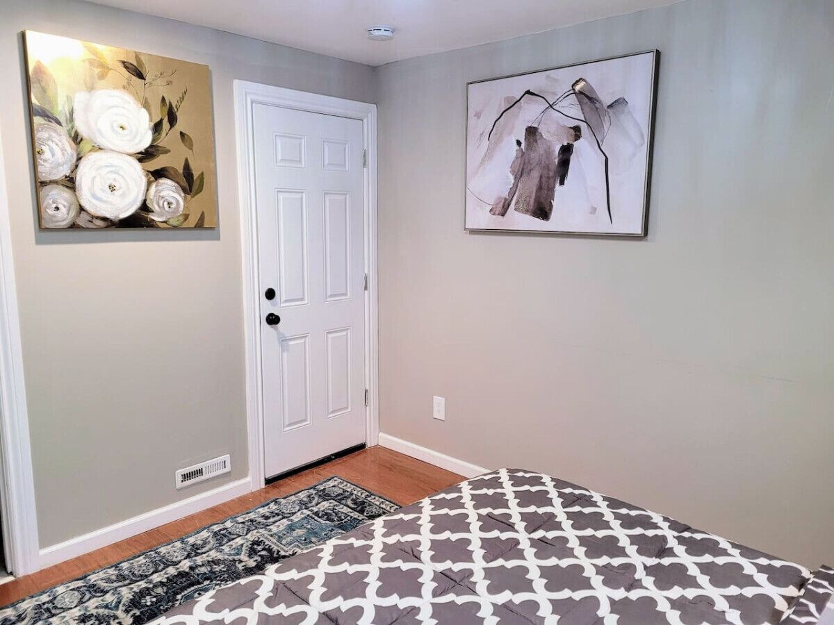 5 bedrooms, desk, iron/ironing board, free WiFi