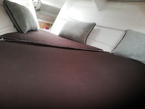 1 habitación y ropa de cama 