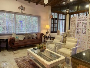 Luxsugero Penthouse Vintage (2BHK) | Living area - Luxsugero Penthouse Kaichidham (Nainital)