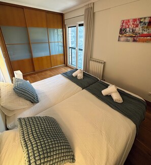3 Schlafzimmer, Bügeleisen/Bügelbrett, Reisekinderbett, WLAN