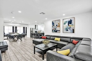 Smart TV, tavolo da calcetto